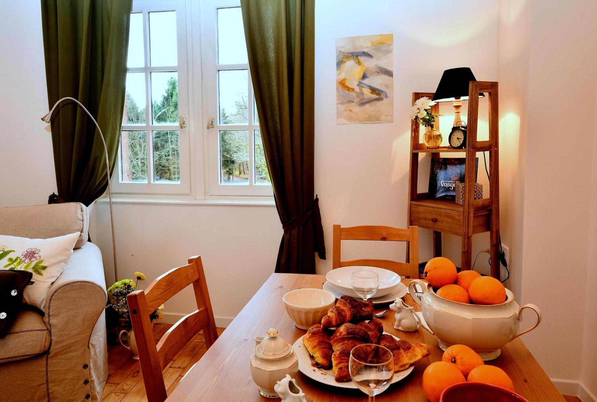 Logis Du Haut-Koenigsbourg タネンキルヒ 部屋 写真
