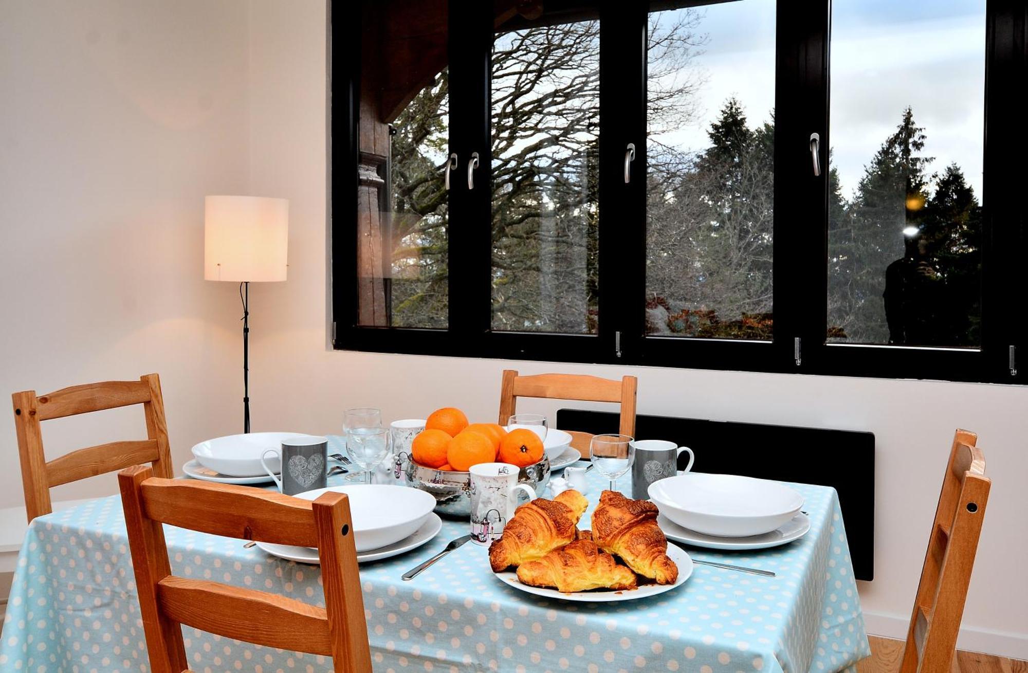 Logis Du Haut-Koenigsbourg タネンキルヒ 部屋 写真